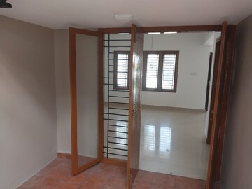 Room in 6+ BHK Independent House at Sasthamangalam – for Sale