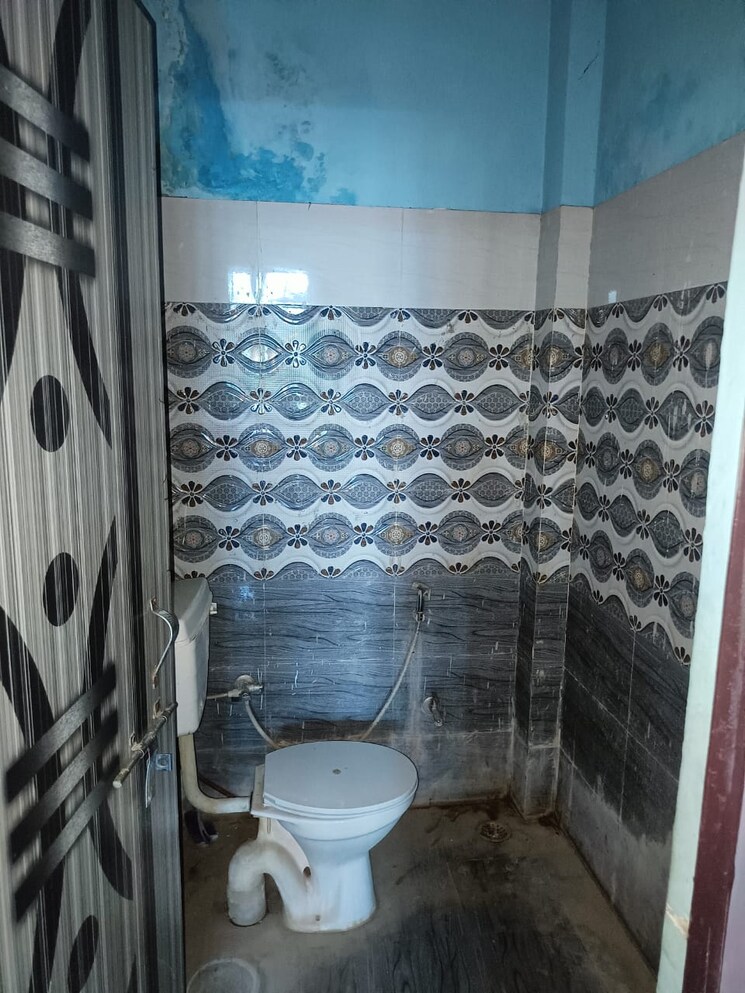 Bathroom, gomti nagar 3 Bedroom 1250 Sq.Ft. Independent House In Gomti Nagar Lucknow 9007612