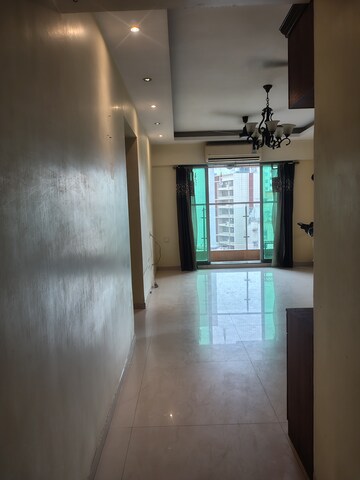 Room in 3 BHK Apartment at Kabra Shabnam, Juhu – for Rent