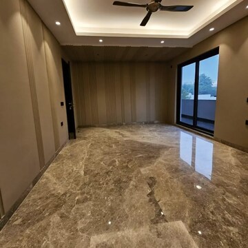 Bedroom in 4 BHK Builder Floor at South Extension ii – for Sale