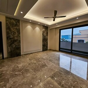 Room in 4 BHK Builder Floor at South Extension ii – for Sale