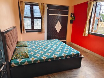 Bedroom in 1 BHK Apartment at Morabadi – for Rent