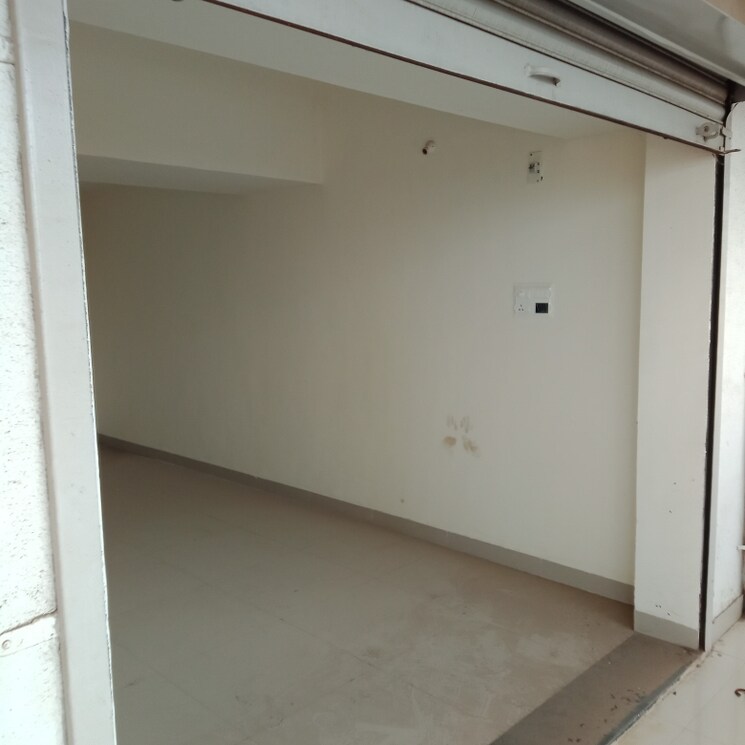 Room, narhe Commercial Shop 200 Sq.Ft. In Narhe Pune 9007674