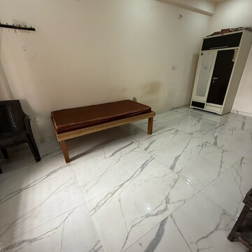1 RK Builder Floor For Rent in Sector 63a