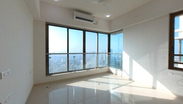 Room in 3.5 BHK Apartment at Celestia Spaces, Parel – for Rent