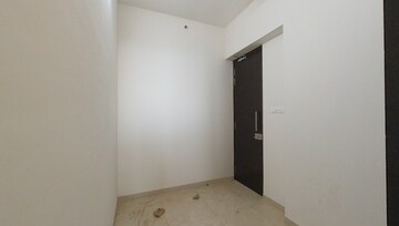 Room in 3.5 BHK Apartment at Celestia Spaces, Parel – for Rent