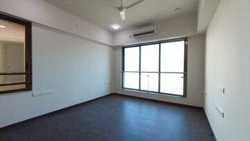 Room in 3.5 BHK Apartment at Celestia Spaces, Parel – for Rent