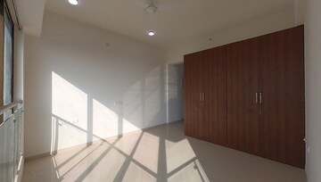 Room in 3.5 BHK Apartment at Celestia Spaces, Parel – for Rent