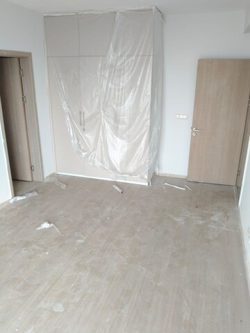 Room in 2 BHK Apartment at Ansal Height 86, Sector 86 – for Rent
