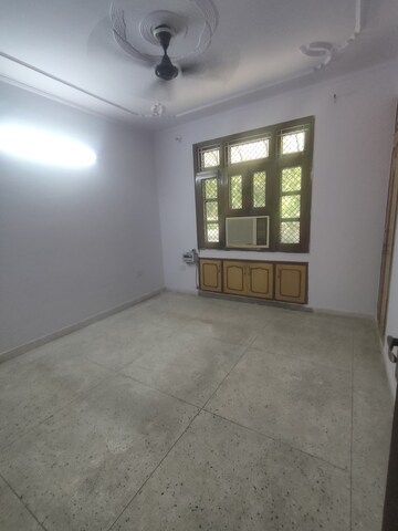 Room in 3 BHK Apartment at Sector 19 Dwarka – for Rent