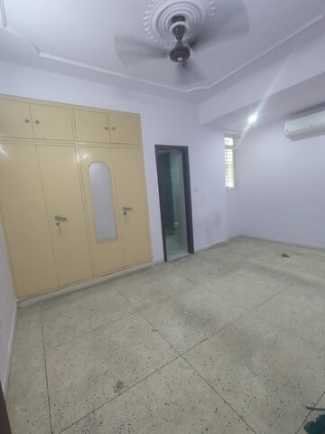 Room in 3 BHK Apartment at Sector 19 Dwarka – for Rent