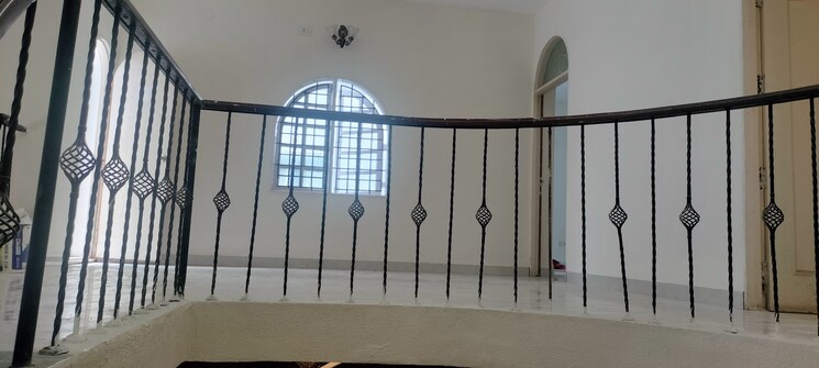 Room, domlur Commercial Office Space 4000 Sq.Ft. In Domlur Bangalore 9007845