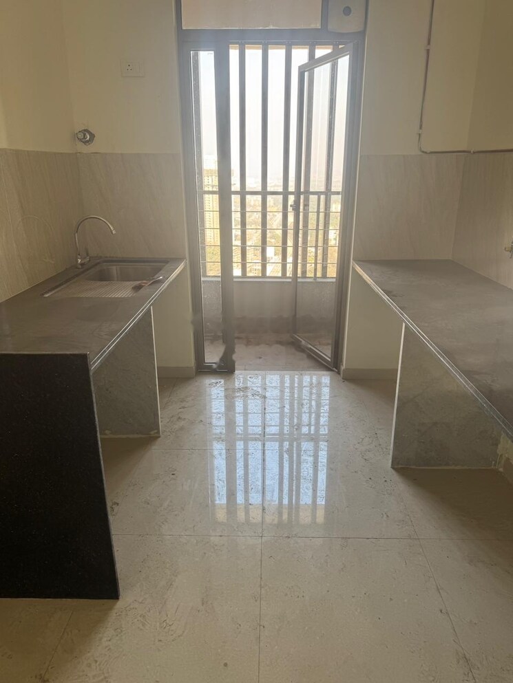 Living Room, kalpataru-paramount 2 Bedroom 672 Sq.Ft. Apartment In Kapur Bawdi Thane 9007836