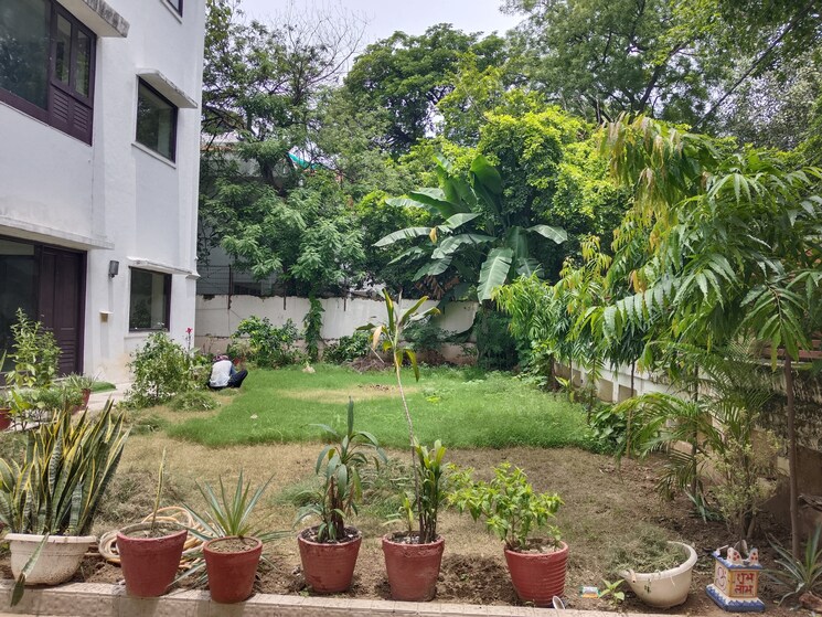 Garden, boutique-residential-apartments-c-1-9 6+ Bedroom 6000 Sq.Ft. Independent House In Hauz Khas Delhi 9007827