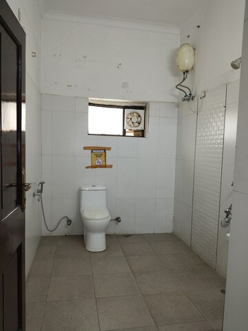 Bathroom in 6+ BHK Independent House at Boutique Residential Apartments C-1 9, Hauz Khas – for Rent