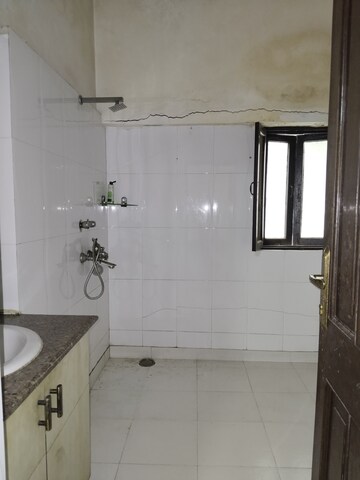 Bathroom in 6+ BHK Independent House at Boutique Residential Apartments C-1 9, Hauz Khas – for Rent