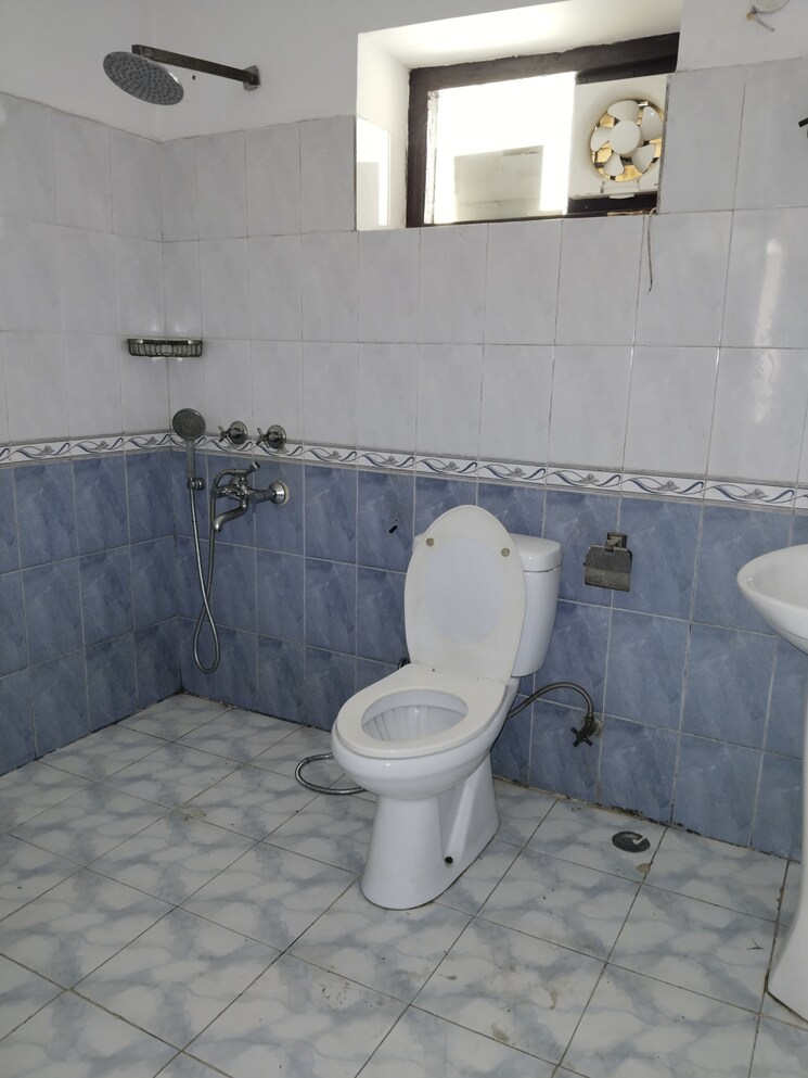 Bathroom, boutique-residential-apartments-c-1-9 6+ Bedroom 6000 Sq.Ft. Independent House In Hauz Khas Delhi 9007827