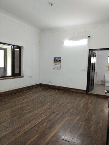 Room in 6+ BHK Independent House at Boutique Residential Apartments C-1 9, Hauz Khas – for Rent