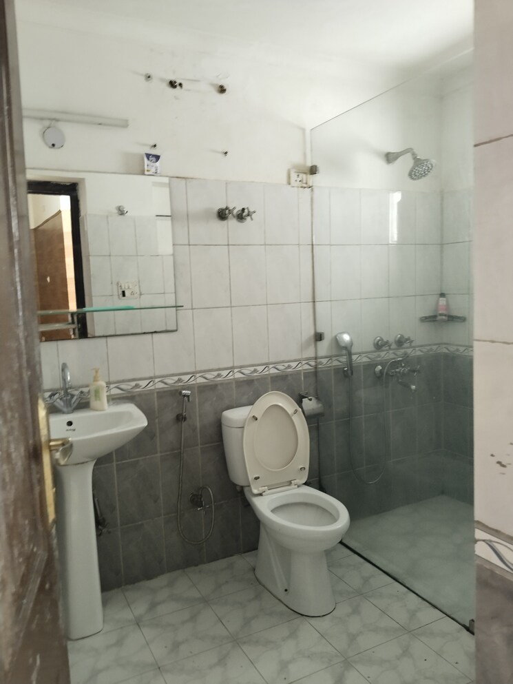Bathroom, boutique-residential-apartments-c-1-9 6+ Bedroom 6000 Sq.Ft. Independent House In Hauz Khas Delhi 9007827