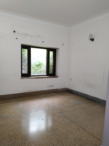 Room in 6+ BHK Independent House at Boutique Residential Apartments C-1 9, Hauz Khas – for Rent