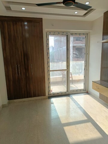 Room in 3 BHK Builder Floor at Indraprastha – for Rent