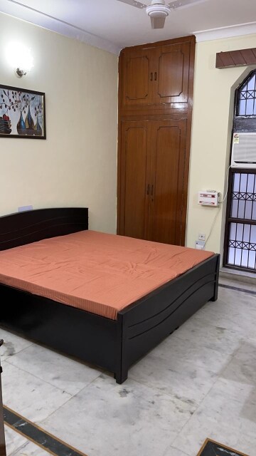 Bedroom in 3 BHK Builder Floor at Milestone 32nd Avenue, Sector 15 – for Rent