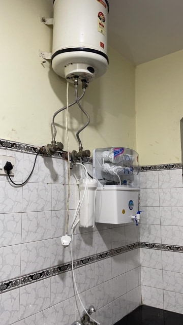 Bathroom in 3 BHK Builder Floor at Milestone 32nd Avenue, Sector 15 – for Rent