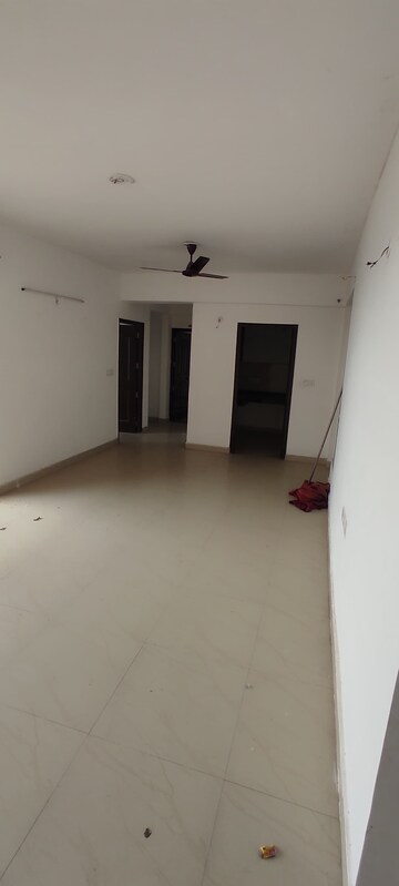 Room in 3 BHK Apartment at Faizabad Road – for Rent