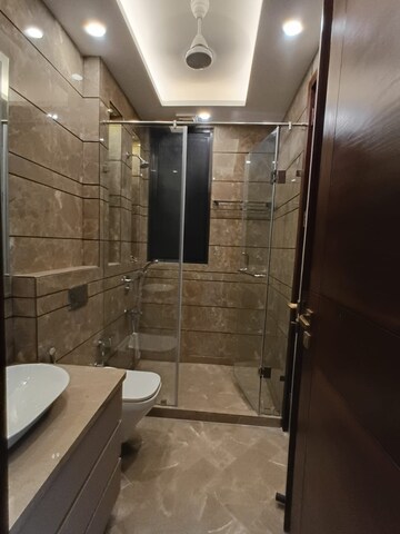 Attached Bathroom in 3.5 BHK Apartment at Greater Kailash ii – for Rent