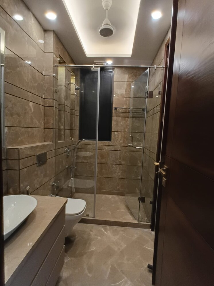 Attached Bathroom, greater kailash ii 3.5 Bedroom 2500 Sq.Ft. Apartment In Greater Kailash ii Delhi 9007913