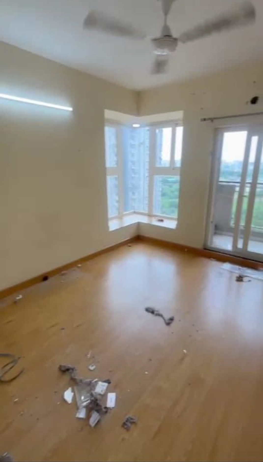 2 BHK Apartment For Rent in Shri Radha Sky Gardens