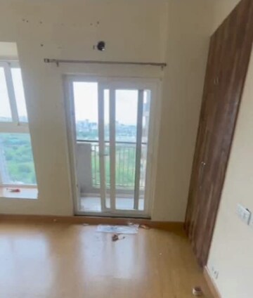 Room in 2 BHK Apartment at Shri Radha Sky Gardens, Sector 16b Greater Noida – for Rent
