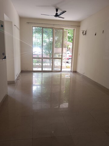 Room in 3 BHK Builder Floor at Unitech Woodstock Floors, Sector 50 – for Rent