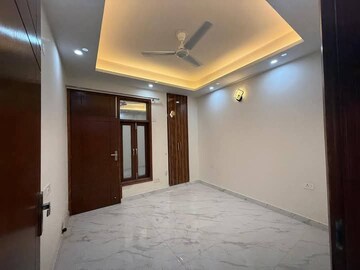 Room in 1 BHK Builder Floor at Saket – for Rent