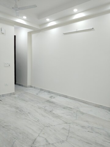 Room in 2 BHK Apartment at Panchsheel Vihar – for Rent