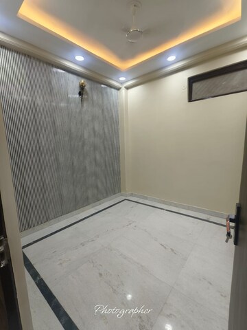 Room in 3 BHK Apartment at Vaishali Sector 6 – for Sale