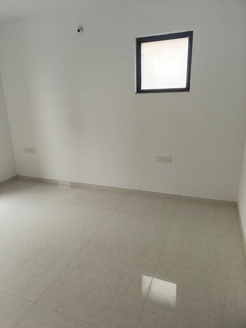 Room in 3 BHK Apartment at Pride World City Wellington, Charholi Budruk – for Sale