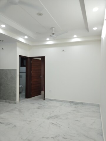 Room in 2 BHK Apartment at Panchsheel Vihar – for Rent