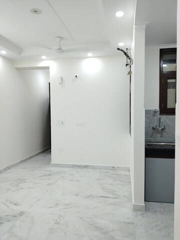 Room in 2 BHK Apartment at Panchsheel Vihar – for Rent