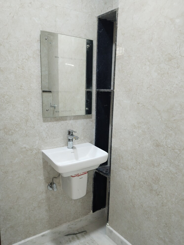 Bathroom, panchsheel vihar 2 Bedroom 900 Sq.Ft. Apartment In Panchsheel Vihar Delhi 9008076