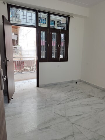 Room in 2 BHK Apartment at Panchsheel Vihar – for Rent