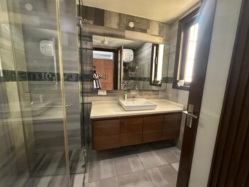 Attached Bathroom in 1.5 BHK Apartment at RWA Qutab Enclave, Katwaria Sarai – for Rent