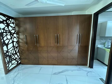 Furnished Amenities in 1.5 BHK Apartment at RWA Qutab Enclave, Katwaria Sarai – for Rent