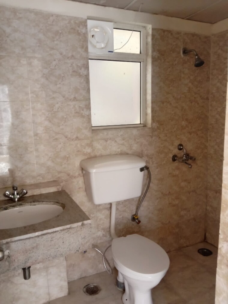 Bathroom, paras-seasons 2 Bedroom 830 Sq.Ft. Apartment In Sector 168 Noida 9008065