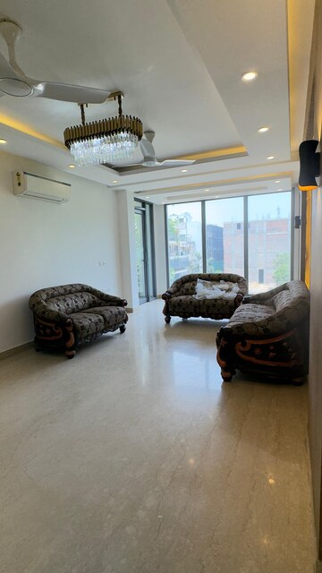 Living Room in 4 BHK Builder Floor at Sector 48 – for Rent