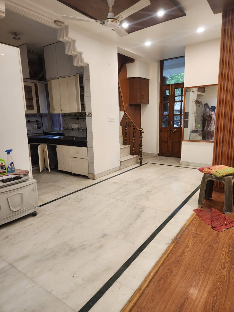 Room, rwa-qutab-enclave 2 Bedroom 700 Sq.Ft. Apartment In Katwaria Sarai Delhi 9008085