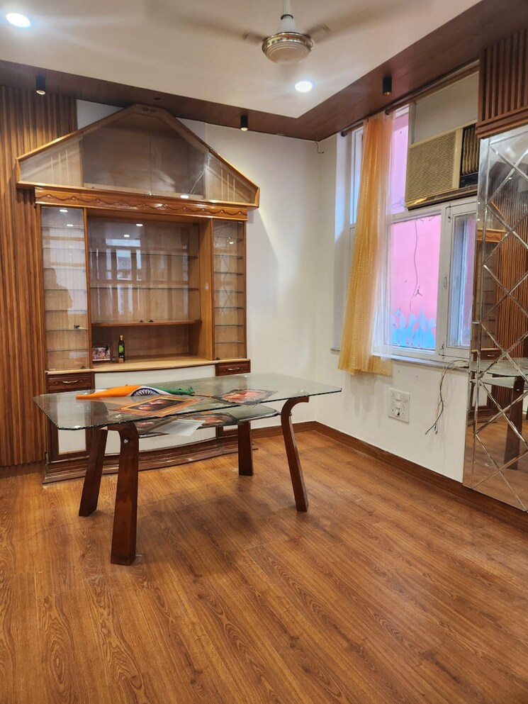 Gym, rwa-qutab-enclave 2 Bedroom 700 Sq.Ft. Apartment In Katwaria Sarai Delhi 9008085