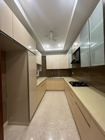 Kitchen in 4 BHK Builder Floor at DLF City Gurgaon, Sector 26a – for Rent