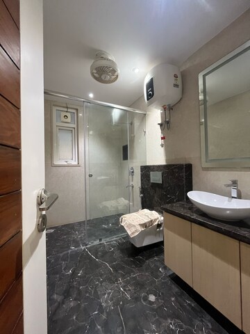 Bathroom in 4 BHK Builder Floor at DLF City Gurgaon, Sector 26a – for Rent