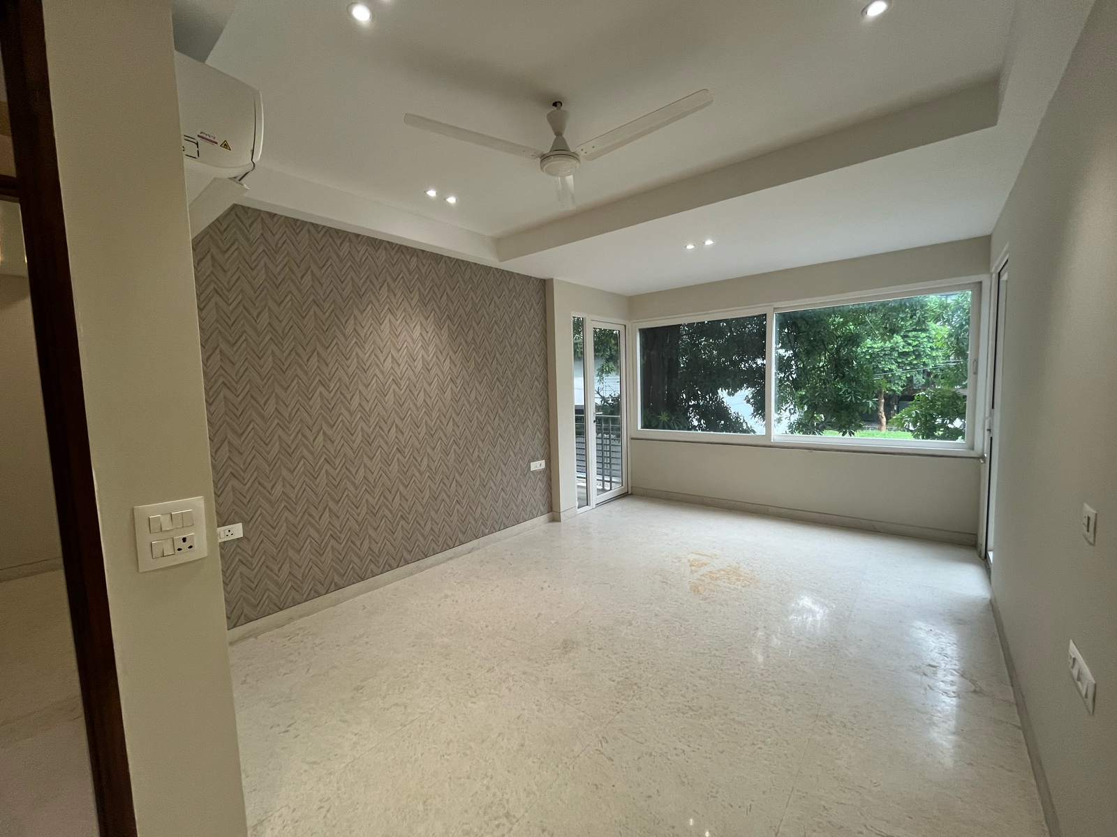 4 BHK + Extra Room Builder Floor For Rent in DLF City Gurgaon